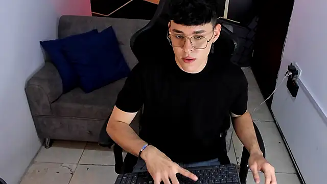 IanBlake  online show from March 3, 8:48 pm