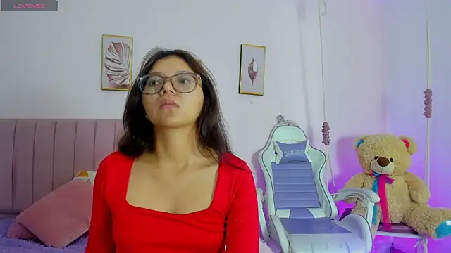 Zoow bluussh online show from April 4, 11:51 am