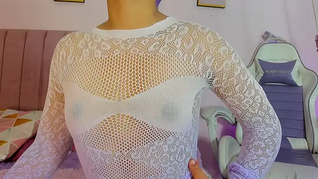 Zoow bluussh online show from April 13, 12:32 pm