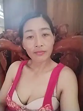Snapshot of lris-Beauty77 chatting on June 18, 10:52 am lris-Beauty77 online show from June 18, 10:52 am