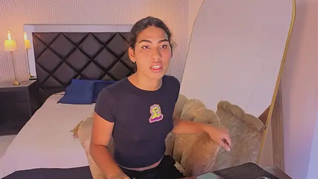 soffiene online show from March 6, 8:16 pm