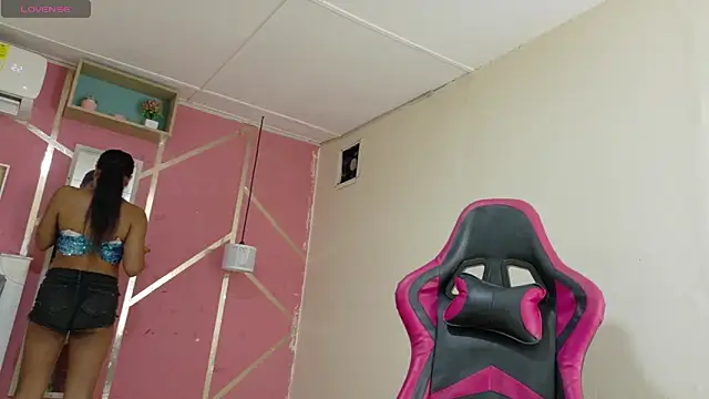 Snapshot of cristal-49 chatting on February 28, 7:26 pm cristal-49 online show from February 28, 7:26 pm