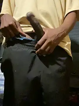 Snapshot of itsbussin80 chatting on March 20, 5:07 pm itsbussin80 online show from March 20, 5:07 pm