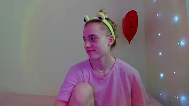Stacey Brow online show from May 8, 1:33 am