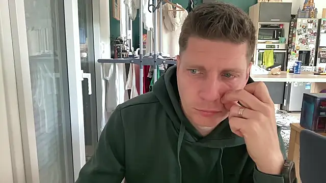 Minmoi1984 online show from April 22, 8:06 am