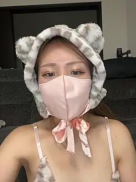 Snapshot of _RAN_ch chatting on July 7, 7:40 pm RAN ch online show from July 7, 7:40 pm