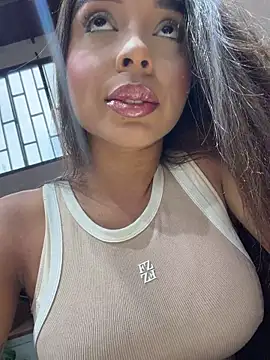 Snapshot of AnnyVega__ chatting on July 1, 9:14 pm AnnyVega online show from July 1, 9:14 pm