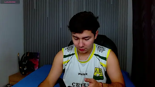 Julian Smith21 online show from April 6, 4:10 am