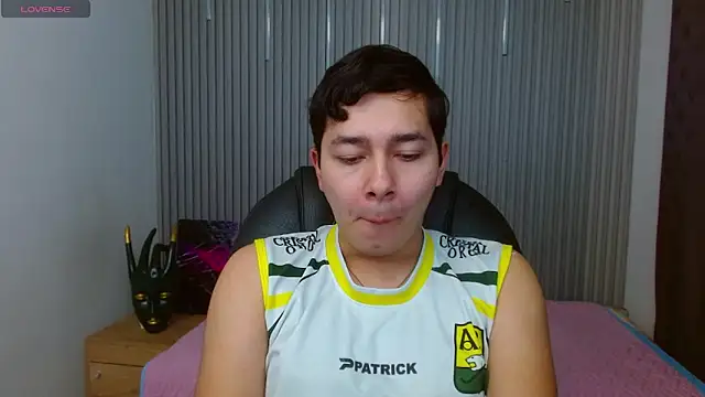 Julian Smith21 online show from April 18, 4:16 am