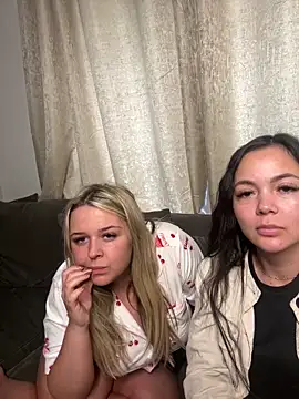 HiddenHalo1 online show from March 31, 11:54 am