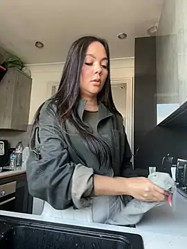 HiddenHalo1 online show from April 22, 11:56 am