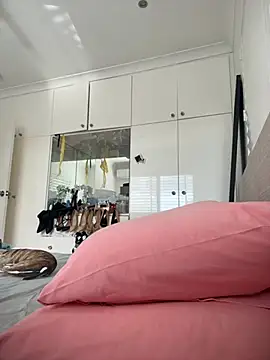 Snapshot of touchmybodybaby chatting on February 24, 9:46 pm touchmybodybaby online show from February 24, 9:46 pm