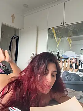 Snapshot of touchmybodybaby chatting on February 25, 11:47 pm touchmybodybaby online show from February 25, 11:47 pm