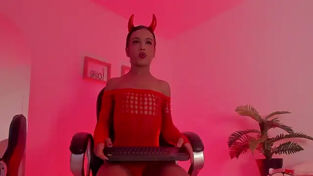 im aliisson online show from March 11, 1:06 pm