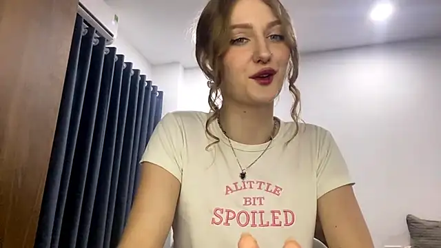 Snapshot of HotCheeseCake chatting on February 28, 10:49 am HotCheeseCake online show from February 28, 10:49 am