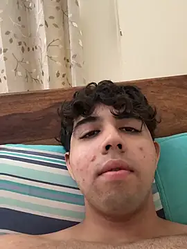 Snapshot of lucasmaxtoy chatting on February 26, 7:29 am lucasmaxtoy online show from February 26, 7:29 am