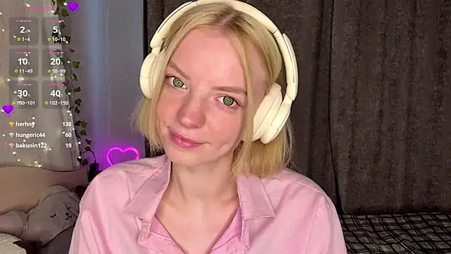 Snapshot of Marry_Sornatiko chatting on July 6, 3:36 pm Marry Sornatiko online show from July 6, 3:36 pm