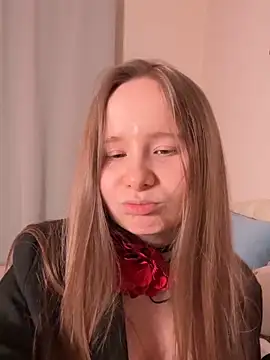 cutefoxieee online show from April 29, 9:32 pm