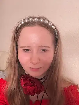 cutefoxieee online show from May 16, 7:34 pm