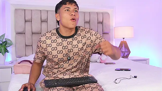 jordan thompson online show from April 8, 1:16 am