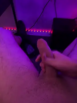 bigcockD2006 online show from March 3, 12:39 am