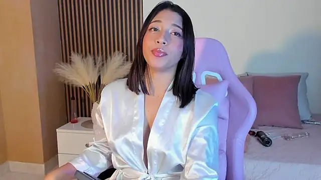 Snapshot of Holy_Lux chatting on July 16, 11:11 pm Holy Lux online show from July 16, 11:11 pm
