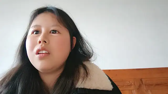 Hannah-33 online show from February 28, 7:42 am