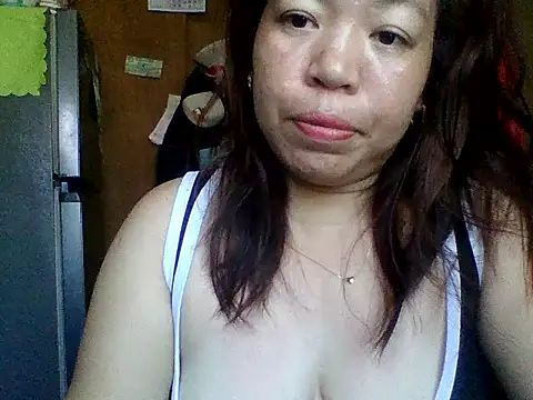 sweet lhyn online show from June 16, 4:37 am
