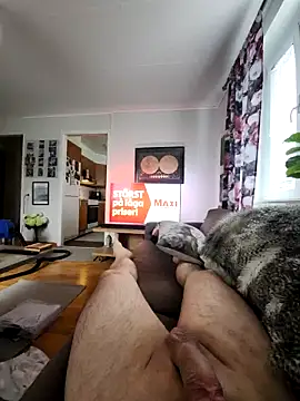 Snapshot of swecockforhead chatting on March 15, 10:10 am swecockforhead online show from March 15, 10:10 am