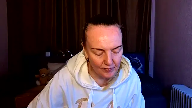 Snapshot of Bella_soulmate chatting on June 18, 9:14 am Bella soulmate online show from June 18, 9:14 am