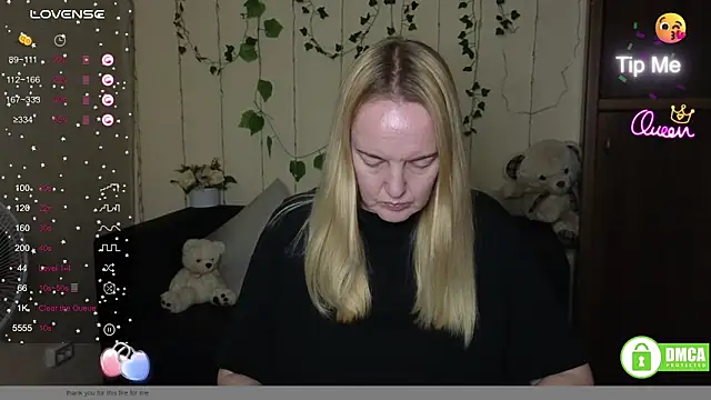 Snapshot of Bella_soulmate chatting on June 19, 5:23 am Bella soulmate online show from June 19, 5:23 am