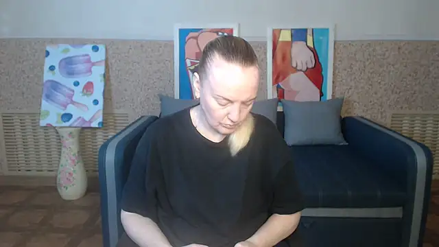 Snapshot of Bella_soulmate chatting on June 30, 5:19 am Bella soulmate online show from June 30, 5:19 am