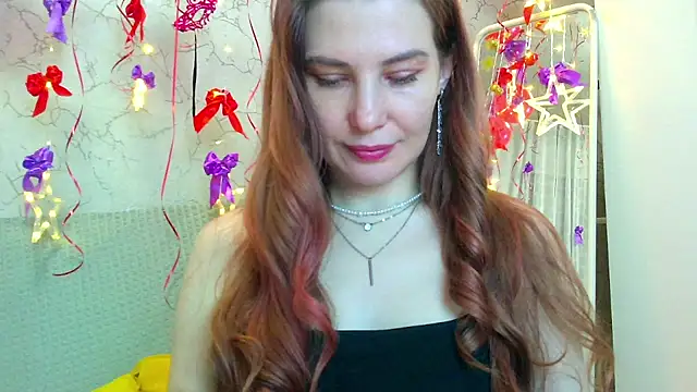 loveslovesflowers online show from February 28, 4:30 pm