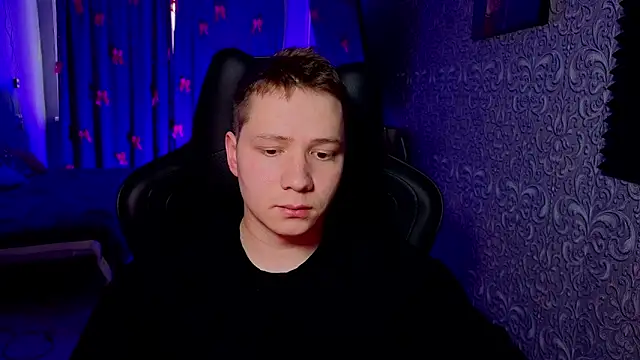 Snapshot of Karl_Night_ chatting on February 25, 5:17 am Karl Night online show from February 25, 5:17 am