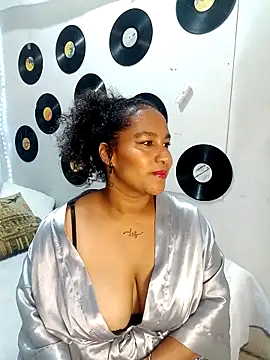 medusafox  online show from March 9, 4:27 am