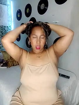 medusafox  online show from April 7, 8:20 pm