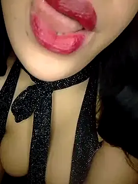 madleen Mm online show from April 13, 3:39 pm