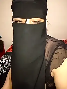Snapshot of madleen_Mm chatting on July 2, 11:05 am madleen Mm online show from July 2, 11:05 am