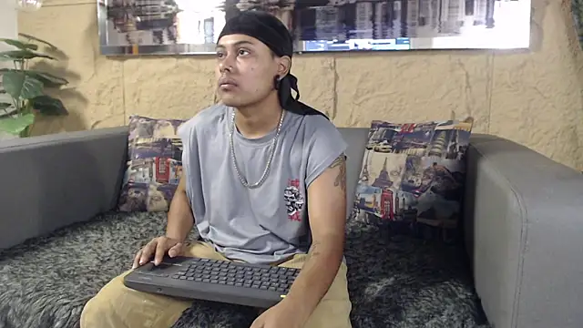 Snapshot of Noha__scott chatting on March 3, 2:12 pm Noha scott online show from March 3, 2:12 pm