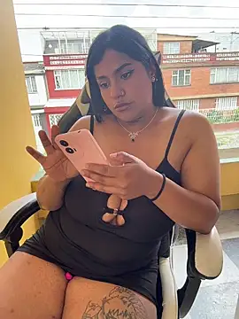 Nahomy firee online show from March 7, 5:54 pm