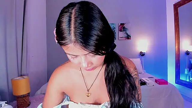 Snapshot of KimTaylorW chatting on June 11, 2:33 am KimTaylorW online show from June 11, 2:33 am