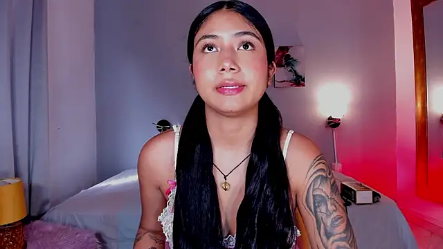 Snapshot of KimTaylorW chatting on June 15, 9:28 pm KimTaylorW online show from June 15, 9:28 pm