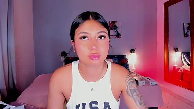 Snapshot of KimTaylorW chatting on July 17, 7:41 pm KimTaylorW online show from July 17, 7:41 pm