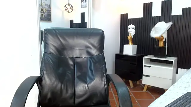 Snapshot of trevor_mob chatting on July 9, 4:22 pm trevor mob online show from July 9, 4:22 pm