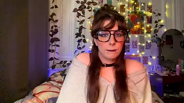 moonvampiq online show from March 4, 6:03 pm