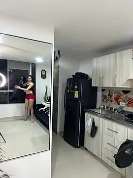 Snapshot of xluxulua chatting on March 1, 5:42 am xluxulua online show from March 1, 5:42 am