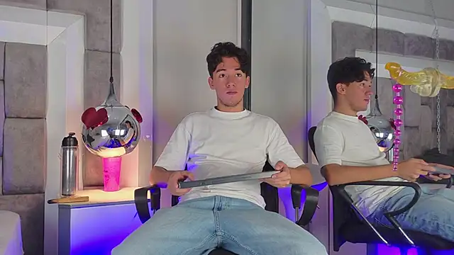 Austin Reedss online show from April 6, 2:07 pm