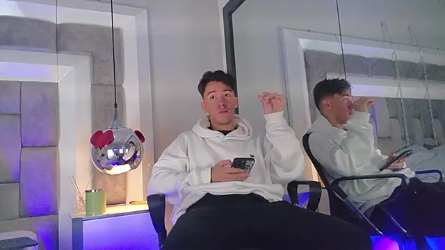 Austin Reedss online show from April 8, 1:22 pm