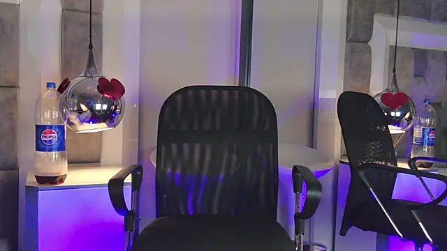 Austin Reedss online show from April 13, 12:43 pm