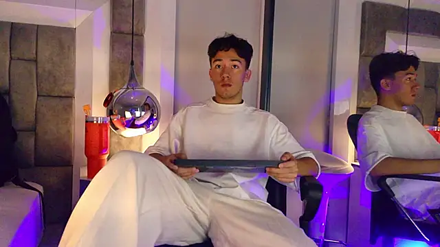 Austin Reedss online show from April 18, 1:37 pm